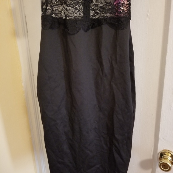 A Little black dress!! - Picture 3 of 4